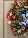 Santa and Mrs Claus, Kissing, Mistletoe, Deco Mesh Wreath, Ornaments, Christmas Wreath