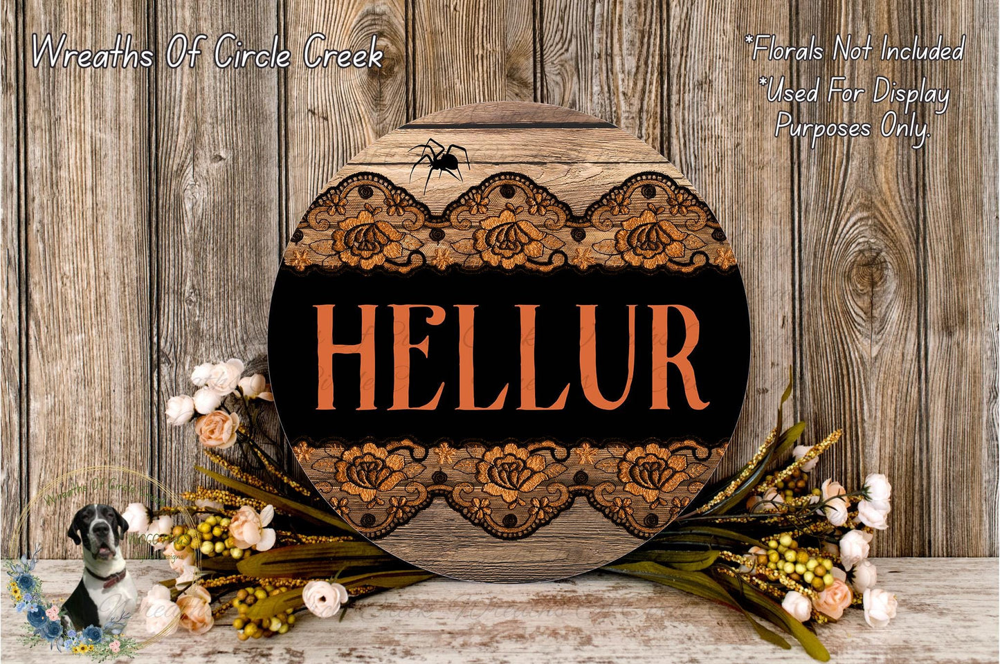 a wooden sign with the word "HELLUR" written on it, surrounded by a wreath of flowers and a wooden wall.