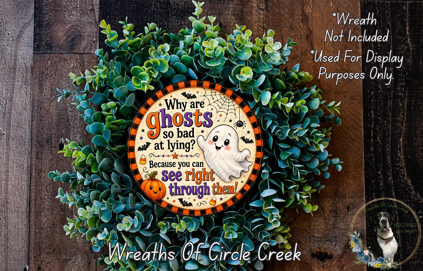 a Halloween-themed wreath made of green leaves and a ghost decoration. The wreath is displayed on a wooden surface, and there is a text overlay providing information about the wreath.