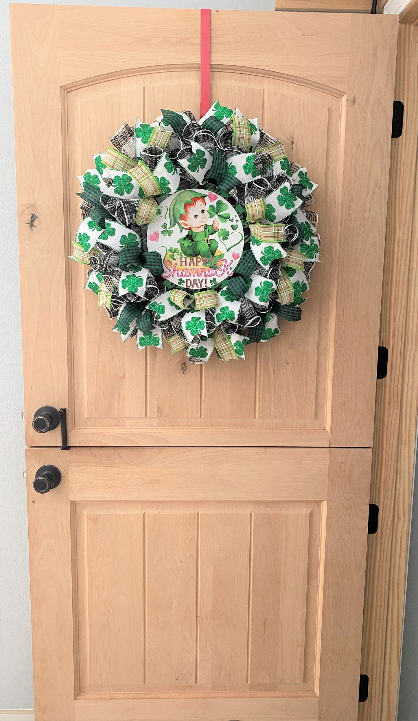 St. Patrick's Day, Wreath, Leprechaun, Shamrocks, Hearts, Happy Shamrock Day, Glitter, Green, White, Black, Pink, Wired Ribbons, Medium Size