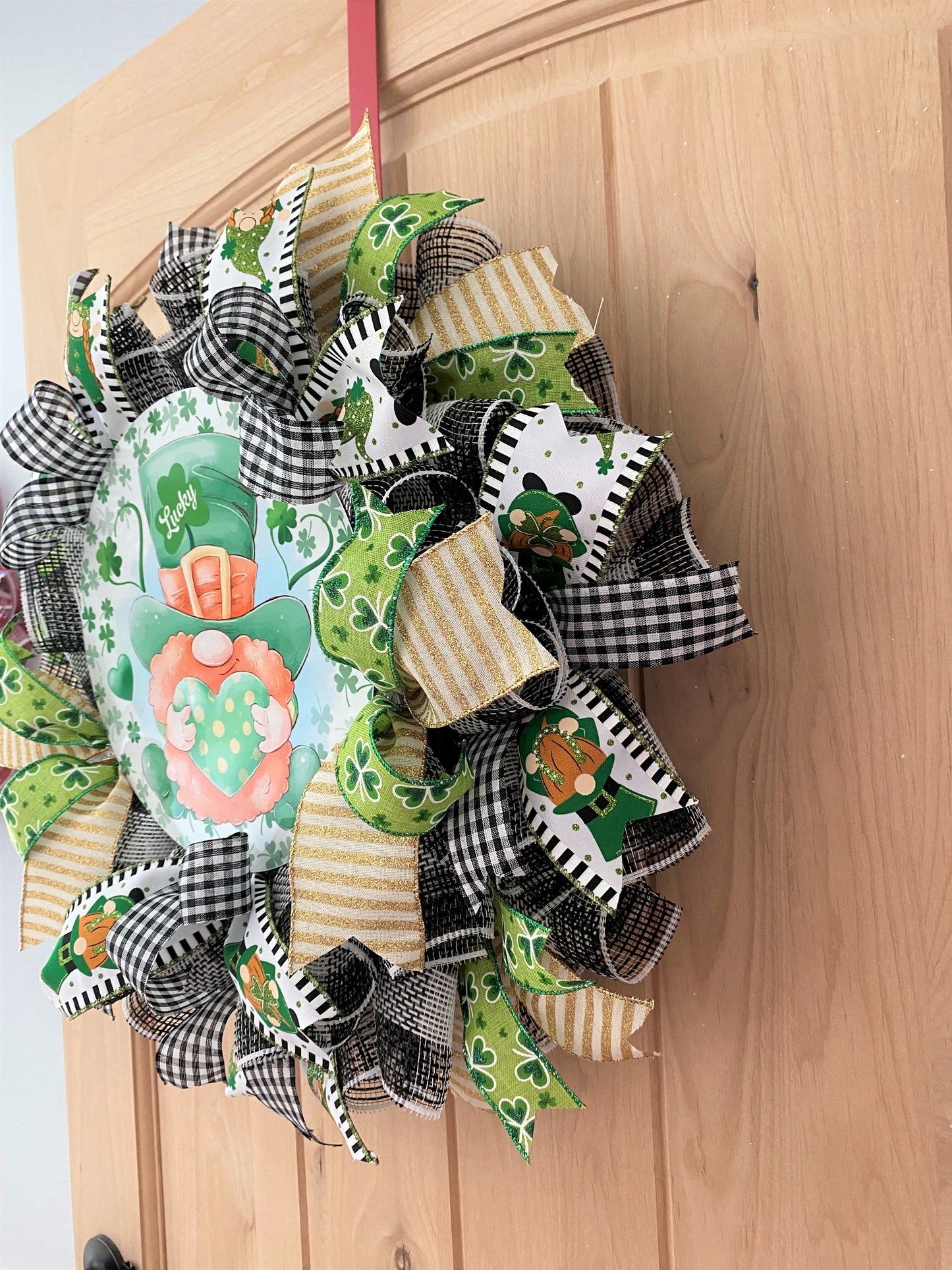 St. Patrick's Day, Wreath, Gnome, Lucky, Leprechaun, Shamrocks, Hearts, Glitter, Green, Gold, White, Black, Wired Ribbons, Small Size